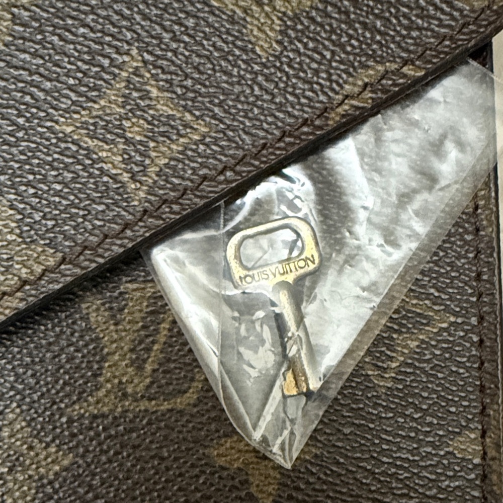 Authentic Louis Vuitton Dark Brown Monogram Briefcase/ 2 way bag - Picture 3 of 11